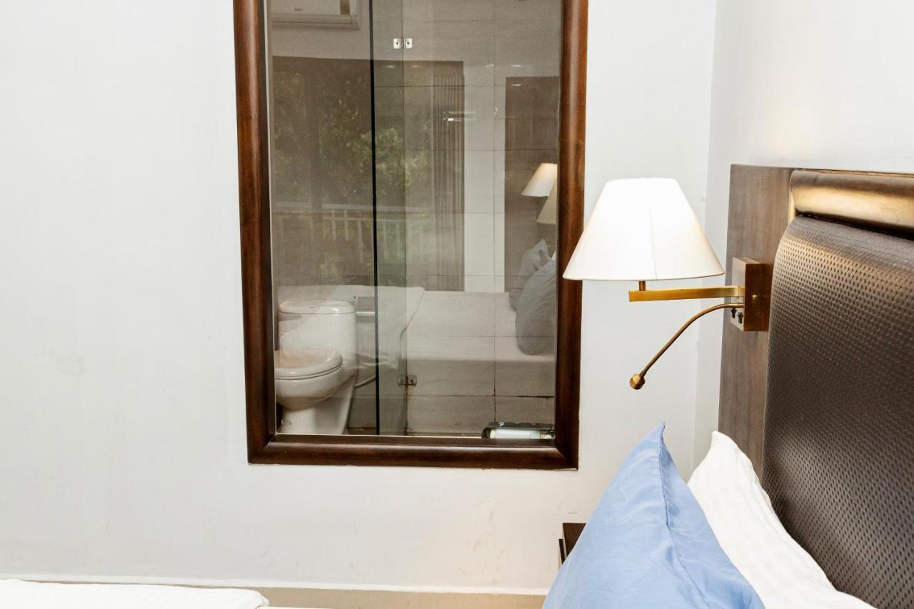 Hotel Fourteen Pods By The Sea Morjim Esterno foto