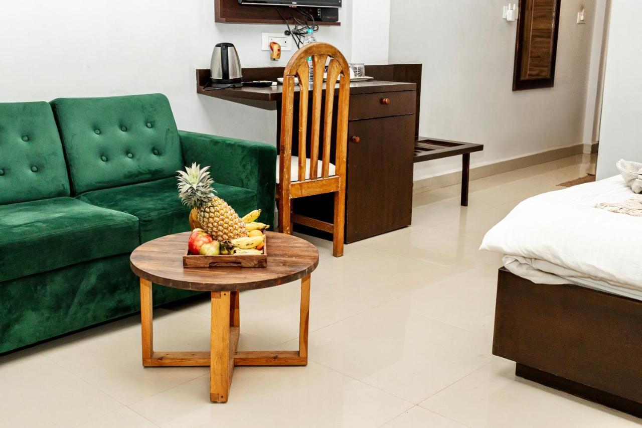Hotel Fourteen Pods By The Sea Morjim Esterno foto