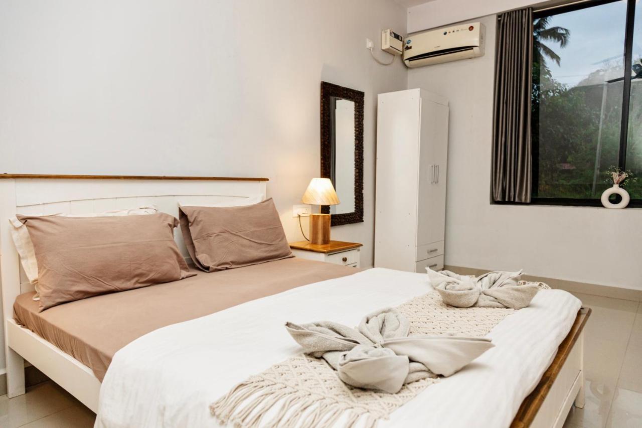 Hotel Fourteen Pods By The Sea Morjim Esterno foto
